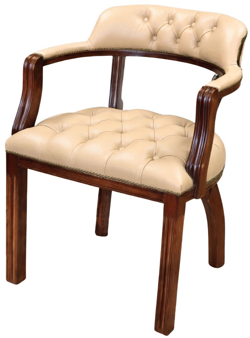 The Court Chair Stand